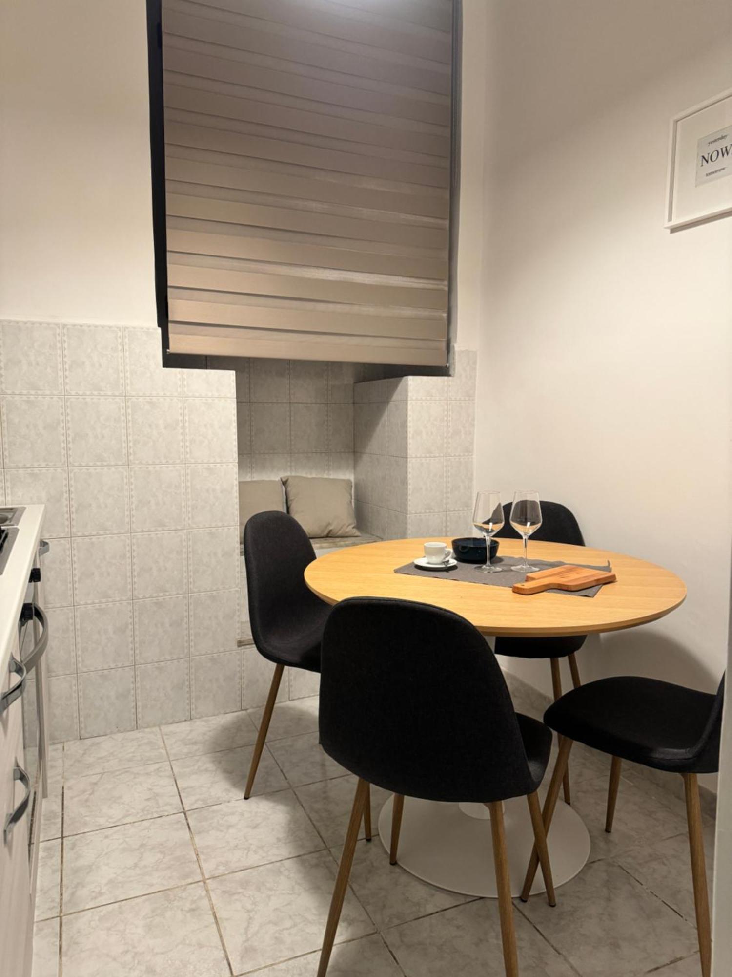 Pietra Apartment 2 , Colosseo Rome Exterior photo